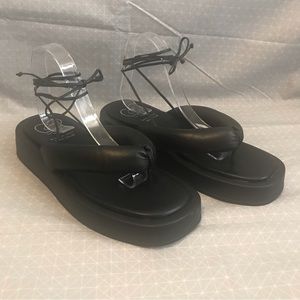 NWOT OroScuro Italian Padded Leather Sandals in Black 41
